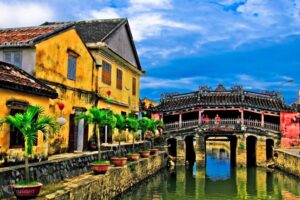 Exploring the Central Vietnam Tour “Hue – Da Nang – Hoi An”: A Journey of Unique Culture and Nature